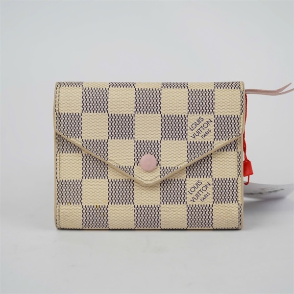 Ví LV ô vuông trắng gập 3 (LT) KG+