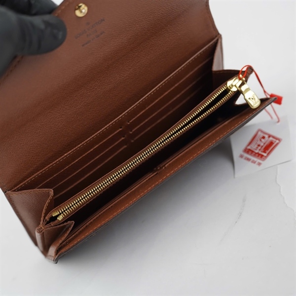 Ví LV hoa nâu nút vàng (LT) KG+