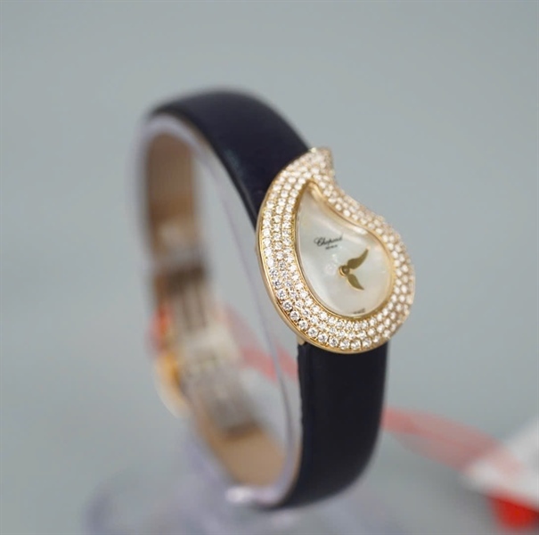 Đồng hồ Chopard mặt hình giọt nước dây đen (493136) sz25 KG+