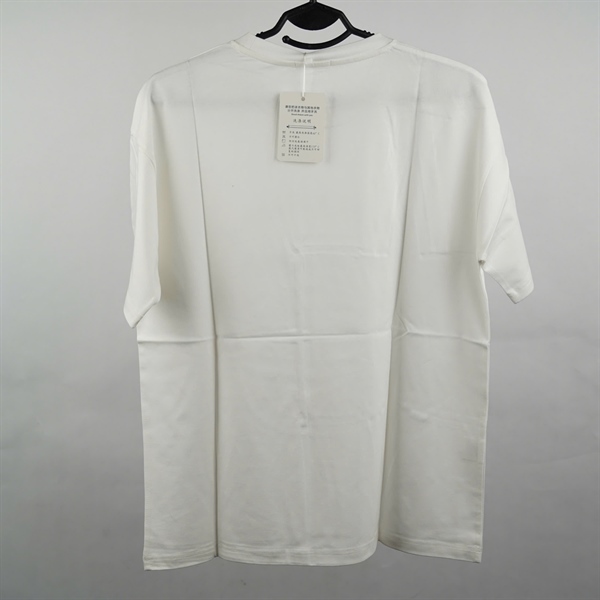 Áo thun trắng in chữ Black Saics KG+