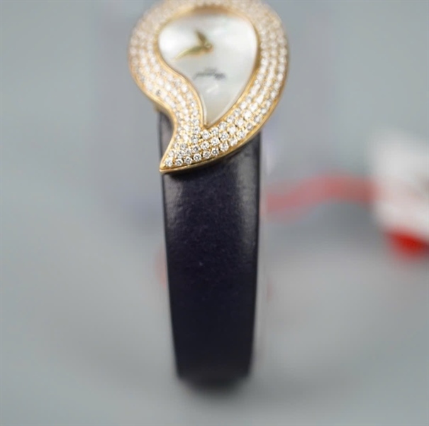 Đồng hồ Chopard mặt hình giọt nước dây đen (493136) sz25 KG+