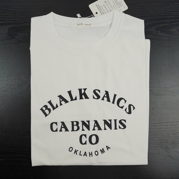 Áo thun trắng in chữ Black Saics KG+