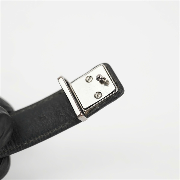 Vòng tay LV hoa đen KG+