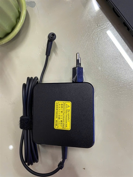 Sạc Asus chân nhỡ kim 19V-3.42A 4,5x3,0 ZIN (6T)