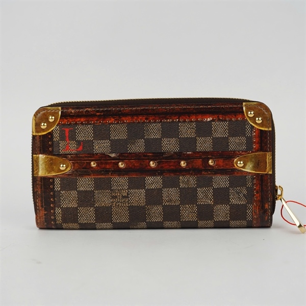 Ví LV ô vuông nâu in họa tiết gỗ +