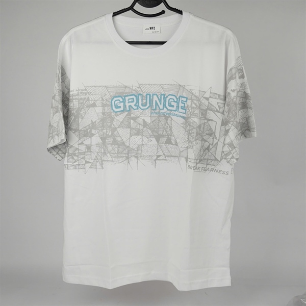 Áo thun trắng in chữ Grunge 2XL KG+