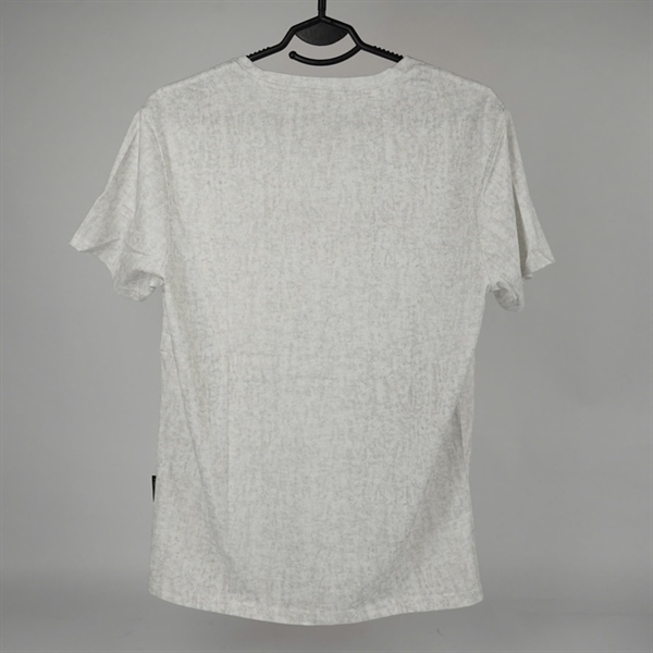 Áo thun trắng in chữ BeHappyEvery L KG+