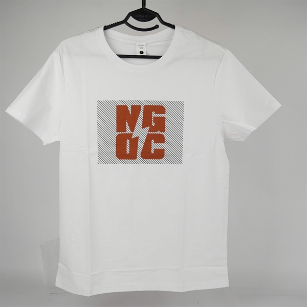 Áo thun trắng in chữ NG/OC sz3XL KG+