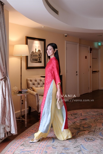 Áo dài suông lụa gấm 4 tà lót lụa xanh