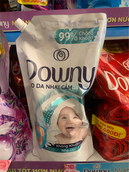 NƯỚC XẢ VẢI DOWMY KHÁNG KHUẨN NHẸ DỊU 1.45L