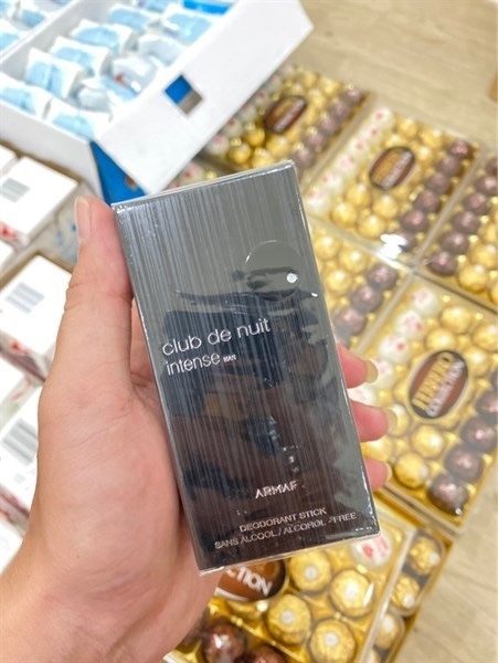 Lăn khử mùi nước hoa Club De Nuit cho nam màu đen 75g