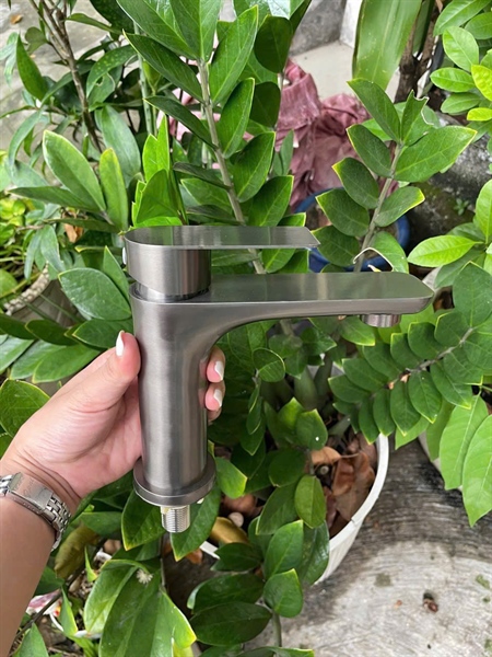 Vòi Lavabo tay bằng titan xám 20cm