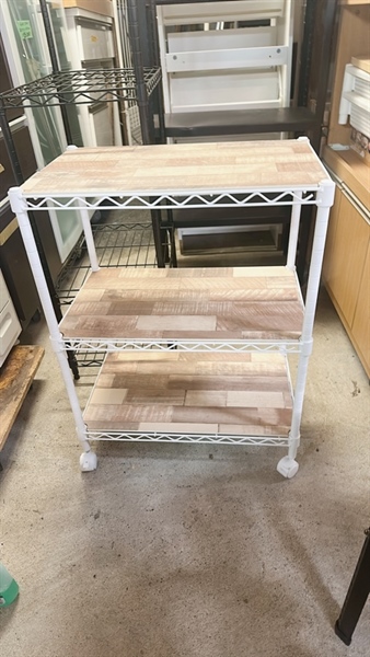 Kệ sắt 3 tầng có bánh xe lót gỗ