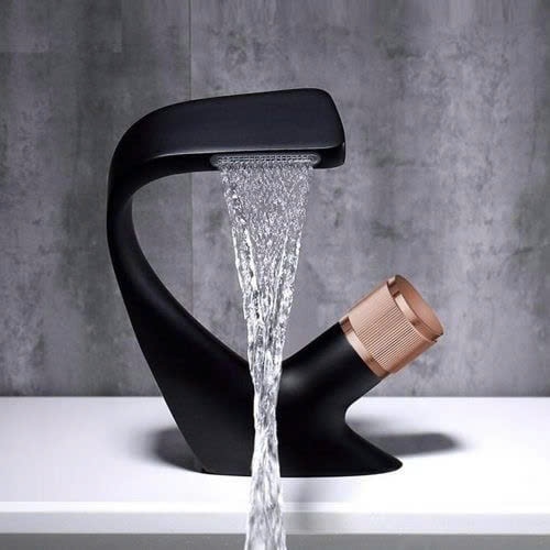 Vòi Lavabo Nóng Lạnh Sơn Tĩnh Điện Đen LC234