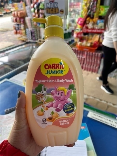 Tắm gội toàn thân em bé Carrie Junior yoghurt apricot 700g