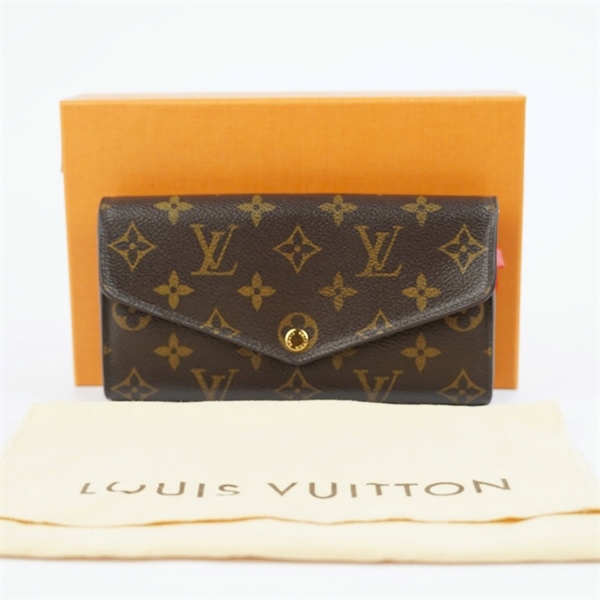 Ví LV hoa nâu nút vàng (LT) KG+