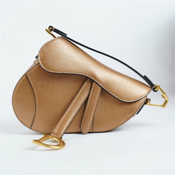Túi Dior Saddle nâu ánh vàng (01-BO-0139) sz16 (BMC) KG+