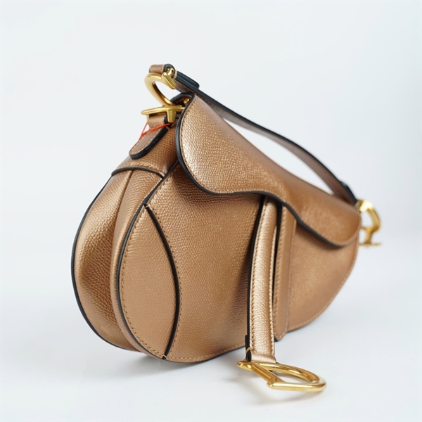 Túi Dior Saddle nâu ánh vàng (01-BO-0139) sz16 (BMC) KG+