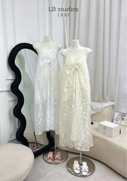 Váy Cổ Yếm Thiết Kế