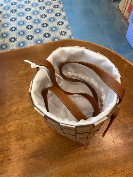 doni giỏ tròn quai da