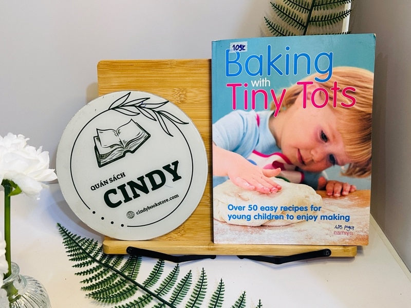 Baking with Tiny Tots