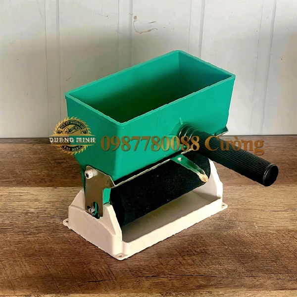 Dụng cụ lăn keo M6 (có khoá)