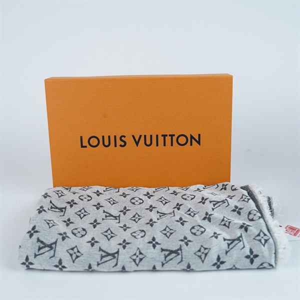 Khăn LV hoa xám kèm tag xanh (A-T) KG+