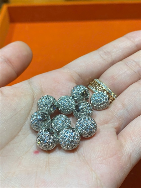 Charm bi trắng đính đá 8mm