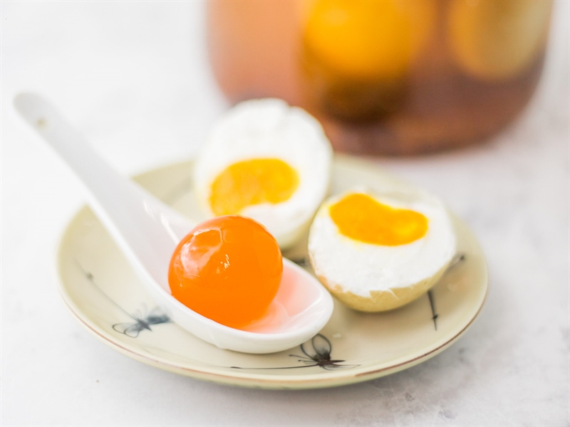 Trứng vịt lạc 2 lòng