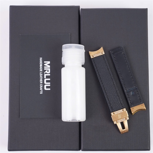 Dây đồng hồ Hublot đen viền vàng đính đá +