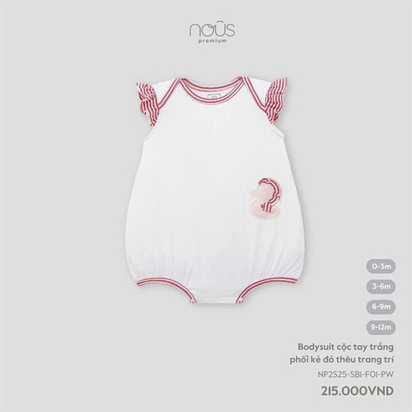 Nous bodysuit cộc tay màu trắng phối kẻ đỏ thêu trang trí