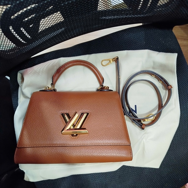 Túi LV Twist Handle nâu sz25 +