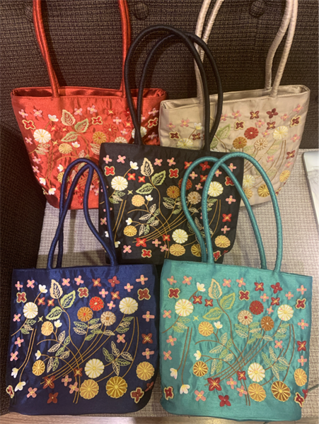 Túi thêu tay 2 quai M (Chị Vân)