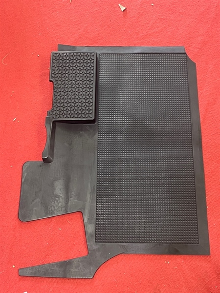 Thảm lót chân tài xế