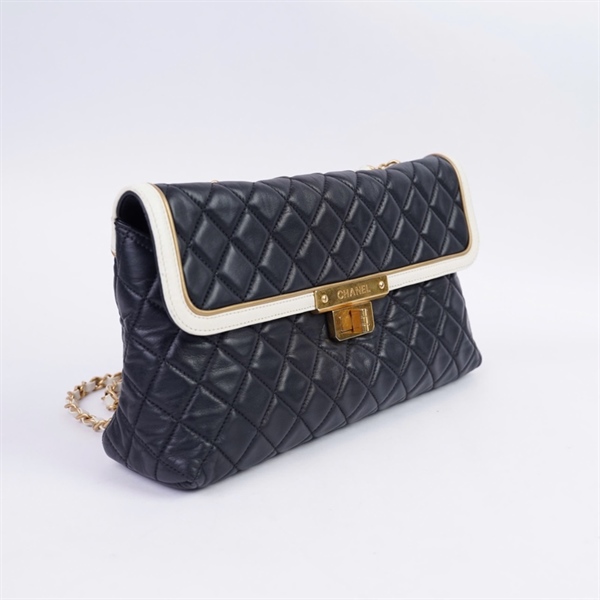 Túi Chanel đeo chéo đen có lót form (16058843) (HN) KG+