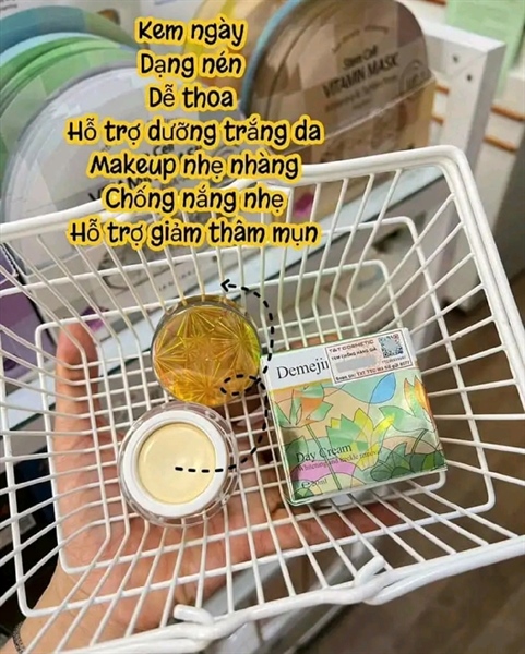 Kem Demejine ban ngày trắng da và loại bỏ tàn nhang 20ml