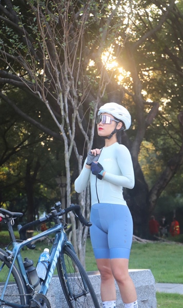 Quần đạp xe Mcycle Mk032w Chính hãng , đệm nhập khẩu Bỉ , bo quần 7cm , chất liệu co giản thấm hút tốt