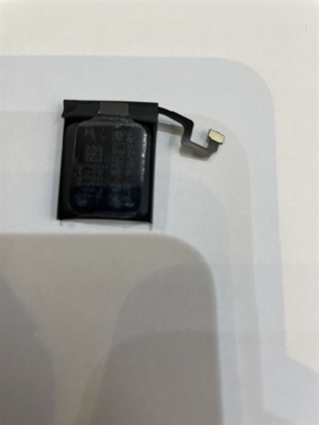 Pin Apple Watch Series 4