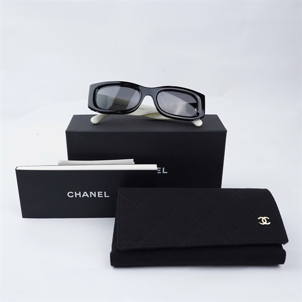 Kính Chanel đen gọng trắng CH5525 1656T8 (52-10-140) KG+