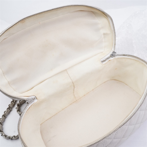 Túi Chanel đeo chéo trắng (25872049) sz26 (MV) KG+