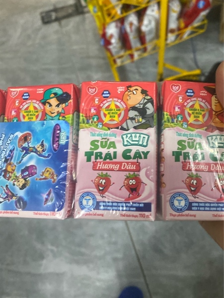 Sữa Kun trái cây Hương dâu hộp nhỏ 110ml
