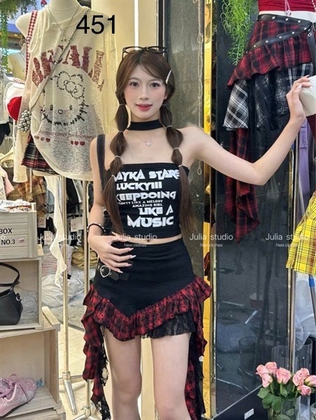 Chân váy kẻ bèo