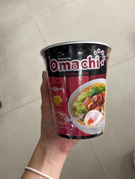 Omachi mì ly sốt bò hầm
