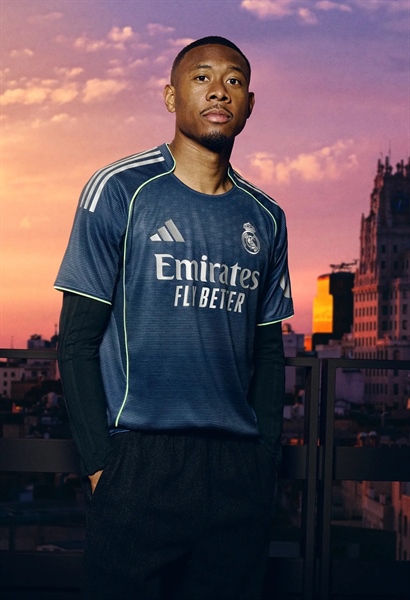 CLB Real Madrid sân khách xám đen 2026