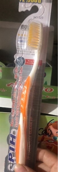 Bàn chải đánh răng PIH