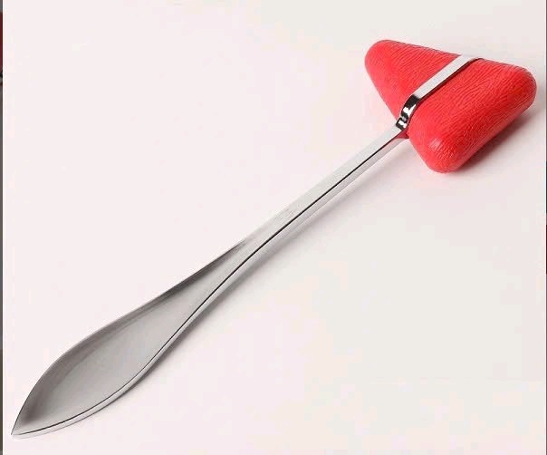 Búa phản xạ tam giác