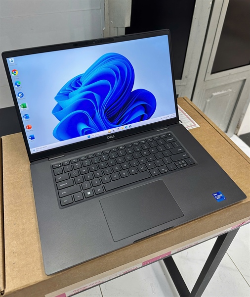 Dell Latitude 7520 i7-1185G7/32Gb Ram/512Gb Nvme/15.6” 4K 400nit