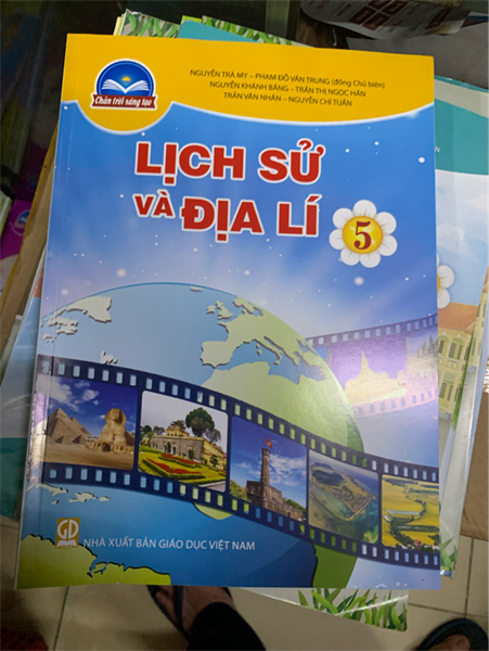 Lịch sử và Địa lí 5 (CTST)
