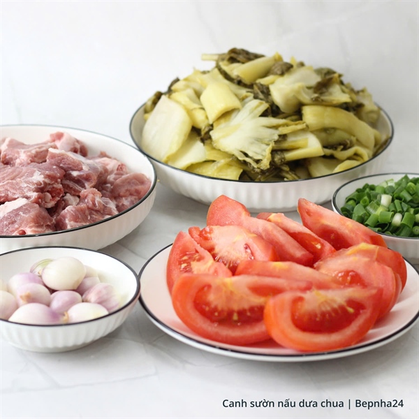 Canh sườn nấu dưa chua (2 người)