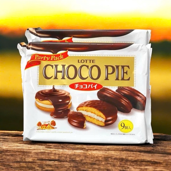 Bánh sô cô la nhân kem vani Chocolate Coated Vanilla Cream Sandwich Pie 279g